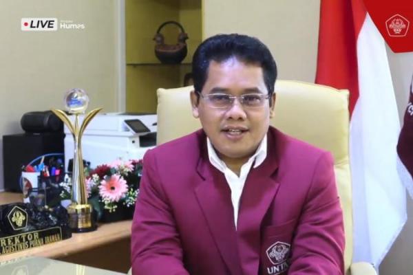 Rektor Universitas Tarumanagara, Prof. Agustinus Purna Irawan, mengatakan saat ini pihaknya masih melakukan sejumlah persiapan, di antaranya pengisian survei, hingga pendataan mahasiswa dan dosen yang sudah menerima vaksinasi Covid-19.