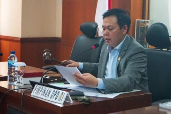 Kalangan senator menyoroti penahanan terhadap empat orang Ibu Rumah Tangga (IRT) yang diduga melakukan pengerusakan gudang pabrik rokok UD. Mawar di kecamatan Kopang oleh pihak Kejaksaan Negeri Lombok Tengah.