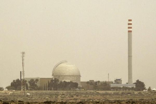 Dimona adalah fasilitas penelitian nuklir Israel. Secara resmi berganti nama setelah mendiang Presiden dan Perdana Menteri Israel Shimon Peres pada 2018. Israel mengembangkan bahan fisil untuk persenjataan nuklirnya di reaktor nuklir ini.