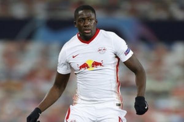 Manchester United dikabarkan siap bersaing dengan Chelsea dan Liverpool untuk mengamankan bek RB Leipzig Ibrahima Konate.