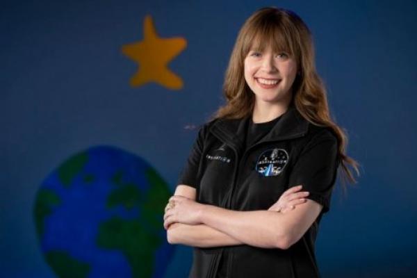 Seorang asisten dokter di Rumah Sakit Penelitian Anak St. Jude, Hayley Arceneaux akan bergabung dalam misi luar angkasa swasta pertama sebagai upaya penggalangan dana untuk fasilitas amal yang berbasis di Memphis.