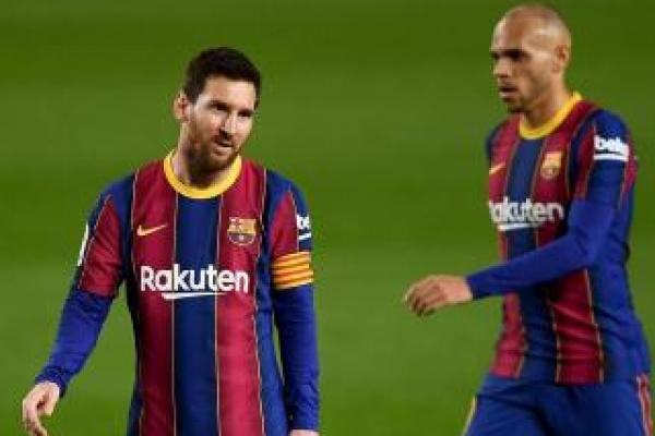 Lionel Messi berhasil menjadi top skor sementara LaLiga usai menjebol gawang Elche dalam lanjutan laga Liga Spanyol,