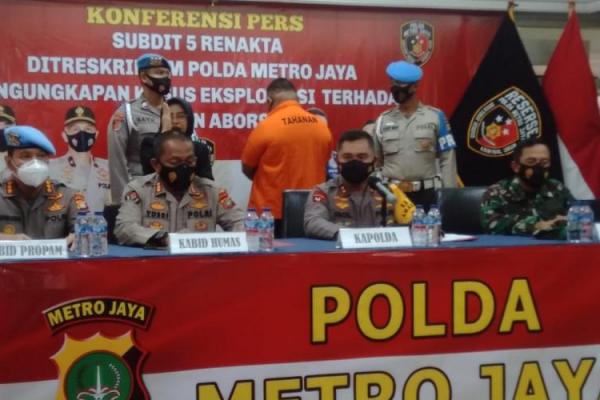 Kapolda Metro Jaya langsung menangkap oknum Anggota Polisi yang melakukan penembakan.