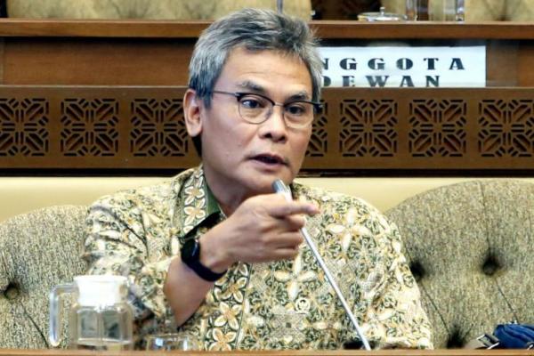 Kepemimpinan Kapolri Jenderal Listyo Sigit Prabowo menuai pujian dari kalangan dewan dalam rapat kerja antara Polri dengan Komisi III DPR RI, di Kompleks Parlemen Senayan, Jakarta, Rabu (16/6).