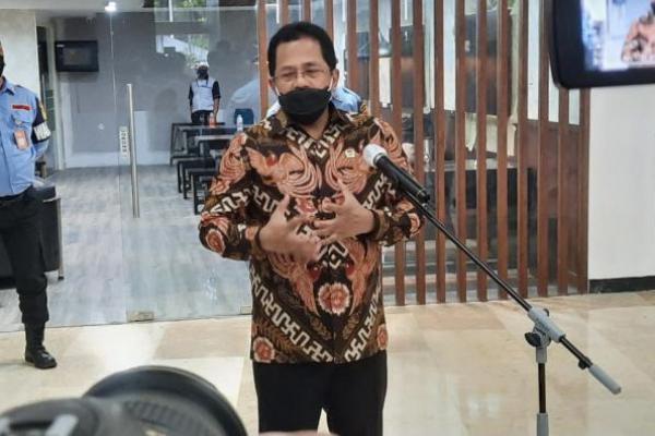 Sekretaris Jenderal DPR RI Indra Iskandar sore ini mengantar Draf UU Ibu Kota Negara (IKN) ke Sekretariat Negara (Setneg). Nantinya, UU tersebut rencananya akan diterima oleh Mensesneg Pratikno.