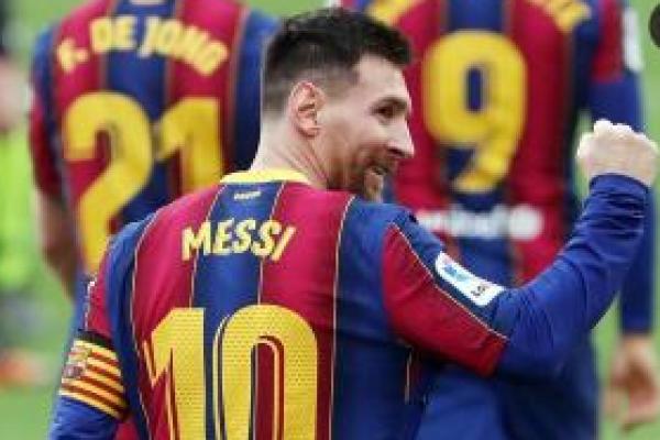 Tambahan dua gol itu membuat Messi kini kian kokoh di puncak daftar topskor LaLiga 2020/2021 dengan 25 gol.