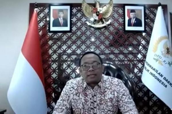 Sekretariat Jenderal DPD RI melalui Pusat Kajian Daerah dan Anggaran mengadakan Seminar Nasional Online dan Call For Papers bertema “Beban Berat APBN dan Dilema Daerah Dalam Menjaga Optimisme Di Tengah Pandemi: Antara Penyediaan Vaksin, Kebutuhan Utang, dan Kemampuan Keuangan Daerah, Rabu (3/3). 