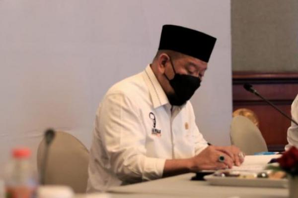 Kepedulian dan perhatian Ketua DPD RI AA LaNyalla Mahmud Mattalitti terhadap nasib masyarakat agar tidak tertipu dan menjadi korban dalam sektor keuangan kembali ditunjukkan.