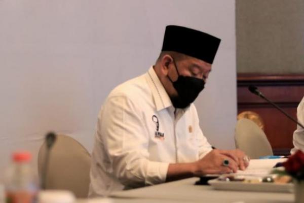 Kepedulian dan perhatian Ketua DPD RI AA LaNyalla Mahmud Mattalitti terhadap nasib masyarakat agar tidak tertipu dan menjadi korban dalam sektor keuangan kembali ditunjukkan. 