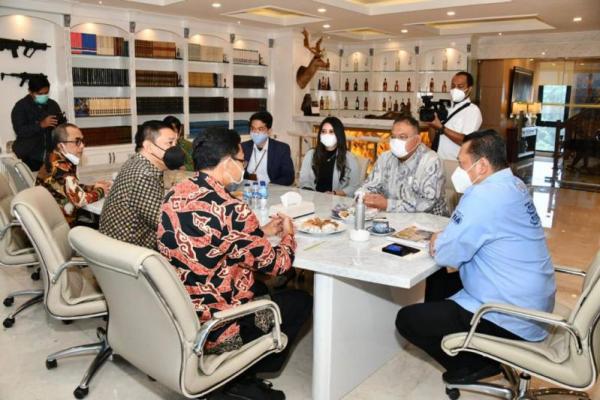 Melalui PP tersebut, pemerintah bukan hanya regulator, tetapi juga menjadi pendamping, motivator, dan partner bagi calon wirausaha pemula.