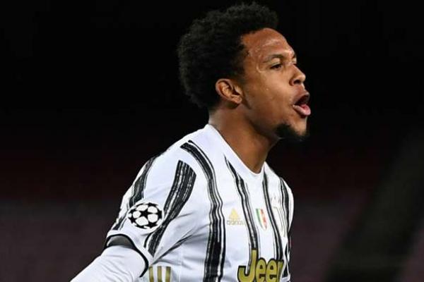 Juventus mengonfirmasi kesepakatan untuk menandatangani Weston McKennie secara permanen dari Schalke, dengan kontrak berdurasi empat tahun hingga 2025.