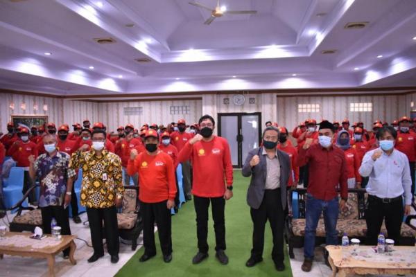 Sebanyak 100 orang petani dan penyuluh angkatan pertama mengikuti kegiatan Bimtek Peningkatan Kapasitas Petani dan Penyuluh di Hotel Wiwi Perkasa II, Kabupaten Indramayu, Jawa Barat.