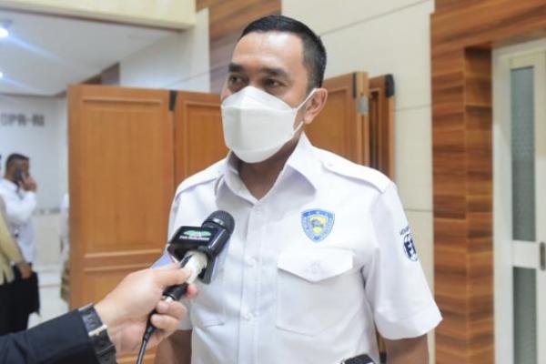 Direktorat Lalu Lintas (Dirlantas) Polda Metro Jaya berhasil menindak maupun menilang 124 plat hitam berpelat khusus dan rahasia karena melanggar aturan lalu lintas.