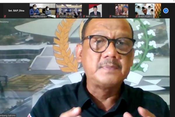 Badan Akuntabilitas Publik DPD RI (BAP DPD RI) menyoroti persoalan hak pengelolaan lahan oleh pemerintah Kota Surabaya di atas tanah yang telah dihuni masyarakat Kota Surabaya yang memiliki izin pemakaian tanah (IPT) atau Surat Ijo. 