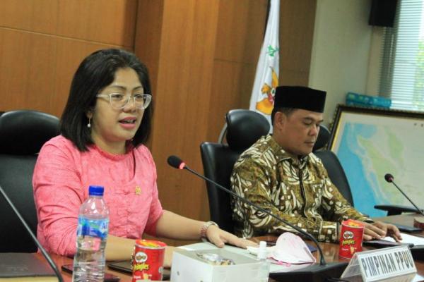 Panitia Perancang Undang-Undang (PPUU) DPD RI menerima audiensi dari Badan Pembentukan Peraturan Daerah (Bapemperda) DPRD Kabupaten Majene Provinsi Sulawesi Barat dengan agenda konsultasi terkait Peraturan Presiden No. 33 Tahun 2020 tentang Standar Harga Satuan Regional, Rabu (17/3). 