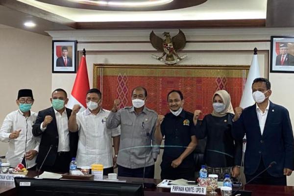 Dewan Perwakilan Daerah Republik Indonesia (DPD RI) membentuk Kaukus Daerah Kepulauan dalam rangka percepatan pembahasan RUU Daerah Kepulauan. 