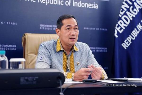 Menteri Perdagangan M Lutfi siap mundur dari jabatannya apabila keputusan mengenai impor 1 juta ton beras salah.