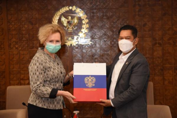 Penguatan hubungan bilateral antara Indonesia dengan Rusia dinilai penting dalam kerangka kerja sama, khususnya terkait penanganan pandemi dalam hal vaksin Covid-19. 