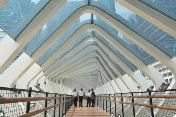 Pemprov) DKI Jakarta berencana memperbaiki seluruh stasiun kereta api di wilayah Ibu Kota dan peningkatan pembangunan Jembatan Penyeberangan Orang (JPO) di setiap stasiun.