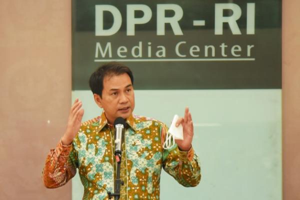 Wakil Ketua DPR RI Azis Syamsuddin mengucapkan selamat hari kartini yang setiap tahun diperingati pada tanggal 21 April. 