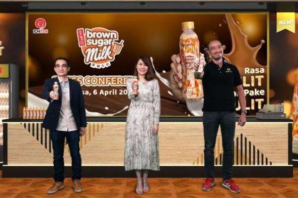 Produk ini menjodohkan susu berkualitas tinggi dan gula aren premium untuk menghasilkan minuman kekinian bercitarasa unik