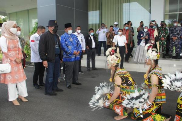 Ketua DPD RI, AA LaNyalla Mahmud Mattalitti berharap kekayaan budaya Kalimantan menjadi ikon ibu kota baru. 