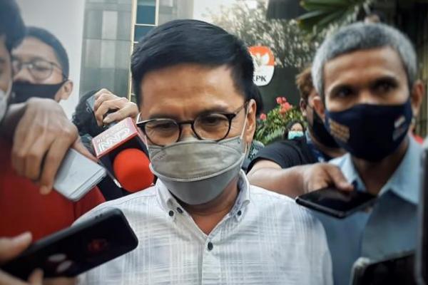 Yorry juga diwajibkan membayar denda sebesar Rp 500 juta. Jika tidak dibayar dalam waktu satu bulan setelah vonis berkekuatan hukum tetap, maka diganti dengan pidana kurungan selama 6 bulan.