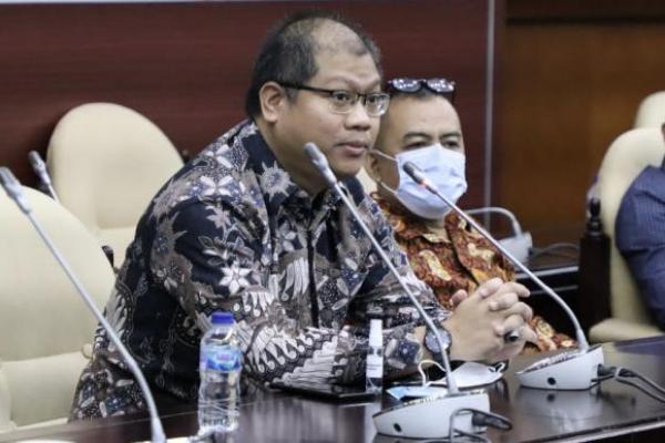 UKW angkatan ke-51 kerjasama PWI Jaya dengan KWP dan Biro Humas dan Layanan Informasi Sekretariat Jenderal MPR yang berlangsung 7 dan 8 April 2021 secara resmi ditutup. Sebanyak 27 wartawan parlemen yang mengikuti