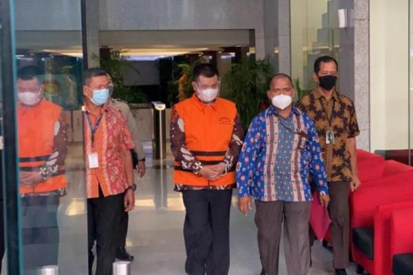 Hal itu diselisik KPK lewat keterangan 12 orang saksi selaku pejabat pada Sekretariat Daerah Kabupaten Bandung Barat.