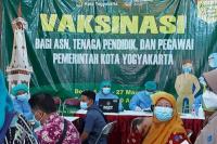 Pegawai Polbangtan Yoma Terima Suntikan Vaksin COVID-19 Tahap Pertama