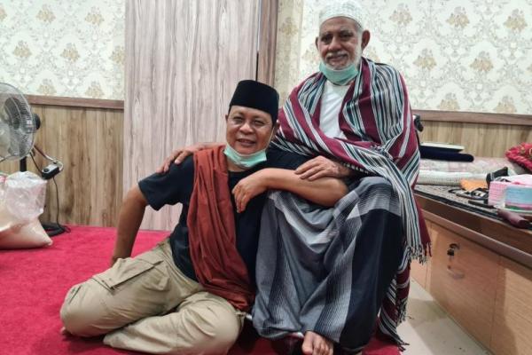 Gubernur Kalsel Sahbirin Noor, mengibaratkan ulama sebagai suluh di tengah kegelapan.