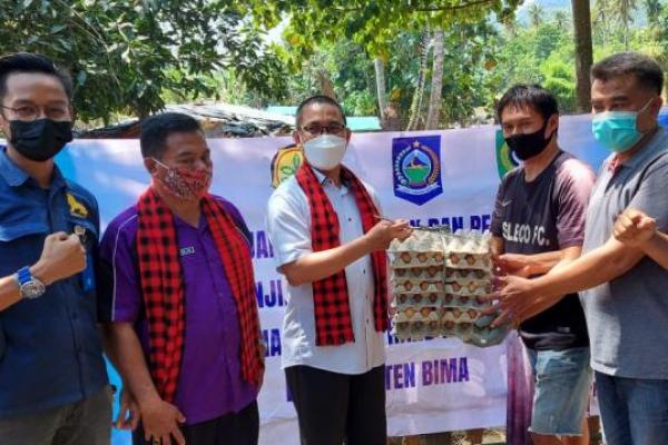 Selain menyasar kelompok ternak pada beberapa desa di Kecamatan Monta, NTB, disalurkan juga untuk peternak terdampak banjir di Kecamatan Woha, Bolo dan Madapangga.