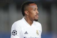 Bek Real Madrid Eder Militao Mengalami Cedera ACL
