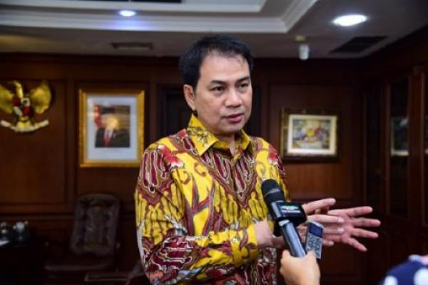 Wakil Ketua DPR RI Azis Syamsuddin meminta Kepolisian mendalami peran sekaligus pihak-pihak di belakang Paniel Kogoya (41) tersangka penyuplai senjata api ke KKB Nduga yang ada di Intan Jaya, Papua.