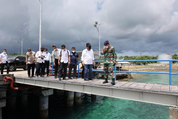Ketua DPD RI, AA LaNyalla Mahmud Mattalitti berharap kapal selam milik TNI Angkatan Laut (AL), KRI Nanggala-402 yang dilaporkan hilang kontak saat latihan penembakan torpedo di laut utara Bali segera ditemukan. 