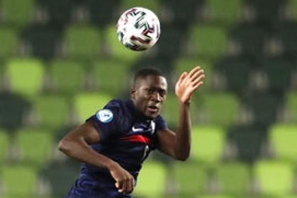 Liverpool dilaporkan mendekati penandatanganan bek tengah RB Leipzig Ibrahima Konate.