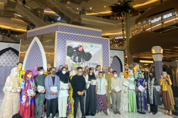 Mall Kota Kasablanka bersama dengan Asosiasi Perancang Pengusaha Mode Indonesia (APPMI) kembali mengadakan Ramadan Runaway di tahun 2021.