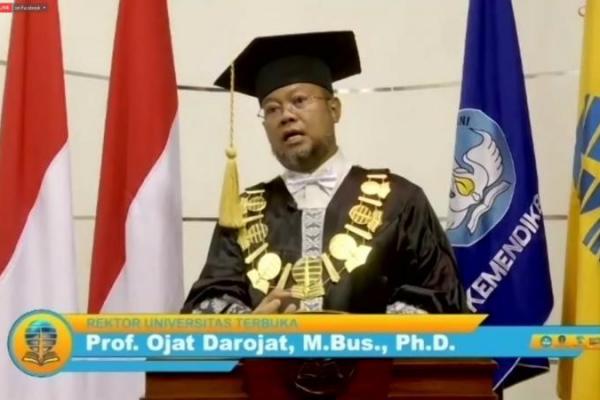 Rektor Universitas Terbuka (UT) Prof. Ojat Darojat menyebut pihaknya tengah mencanangkan sistem pelayanan berbasis digital mulai tahun ini.