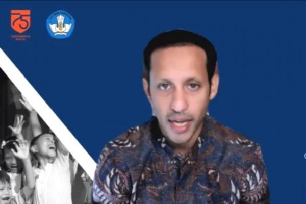 Menteri Pendidikan, Kebudayaan, Riset, dan Teknologi (Mendikbudristek), Nadiem Anwar Makarim mendesak pemerintah daerah (pemda) mempercepat vaksinasi bagi pendidik dan tenaga kependidikan (PTK).