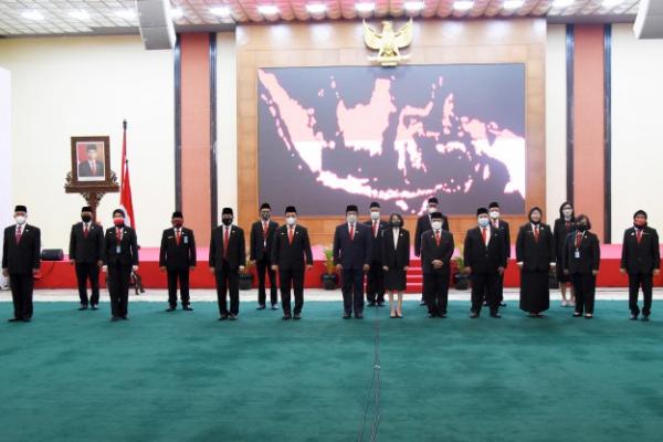 Sekretaris Jenderal DPR RI, Indra Iskandar melantik segenap pejabat Eselon II di lingkungan Kesetjenan DPR RI, kemarin. 