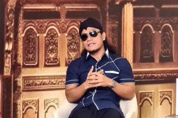 Menurut Iskandarsyah, Gus Miftah mempunyai massa jamaah yang sangat nyata