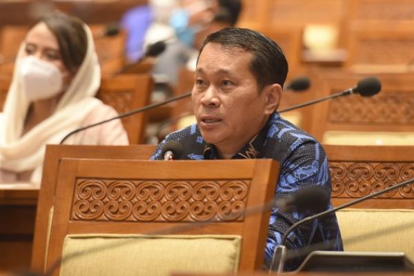 Anggota DPR RI Santoso meminta pemerintah untuk memberikan solusi untuk membantu Usaha Mikro, Kecil, dan Menengah (UMKM), khususnya menjelang Hari Raya Idul Fitri 2021.