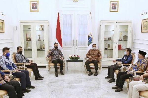 Ketua Umum Partai Demokrat Agus Harimurti Yudhoyono (AHY) menyampaikan keinginan untuk bersinergi dalam mendukung langkah pemerintahan provinsi DKI Jakarta dalam menangani pandemi Covid-19.