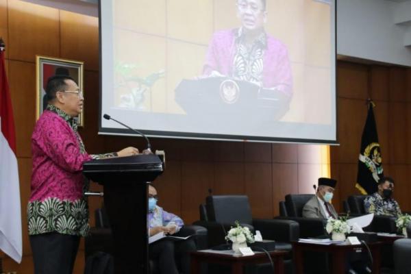 Presiden Joko Widodo dalam rapat pimpinan TNI-Polri pada 15 Februari 2021 tegas menyampaikan, semangat awal UU ITE adalah menjaga ruang digital Indonesia bersih, sehat, beretika dan produktif.