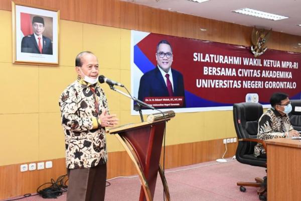 Syarief Hasan melihat perbedaan pandangan terkait payung hukum GBHN atau PPHN adalah suatu hal yang wajar.