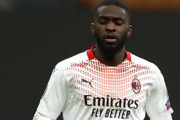 Pelatih Stefano Pioli mengonfirmasi bahwa AC Milan ingin mengontrak bek pinjaman asal Chelsea, Fikayo Tomori, dengan kontrak permanen.