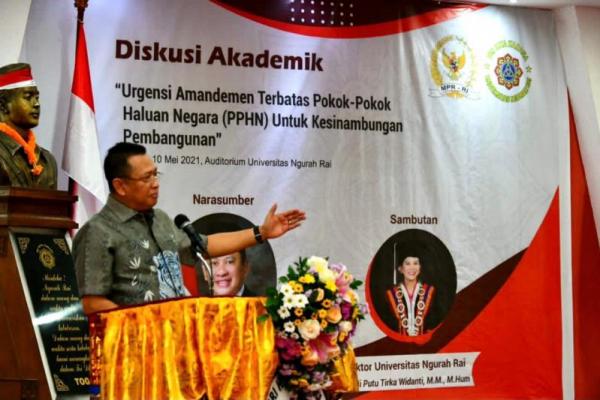 Secara ideologis, keberadaan PPHN dipandang mendasar dan mendesak, mengingat tidak saja proses pembangunan nasional memerlukan panduan arah dan strategi baik dalam jangka pendek, menengah dan panjang.