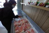 Meat Shop Pasar Mitra Tani Penuhi Kebutuhan Daging Sapi Masyarakat Jelang Idulfitri