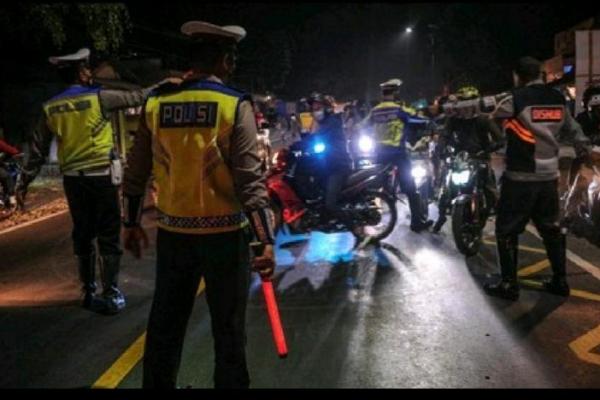 Pihak kepolisian akan melakukan pengecekan surat bebas covid-19 di pos penyekatan.