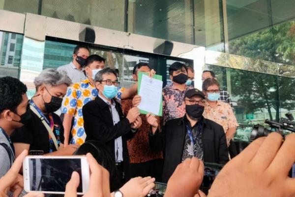 Pelaporan ini dilayangkan lantaran Indriyanto dinilai sudah berpihak pada pimpinan KPK terkait polemik hasil asesmen TWK.